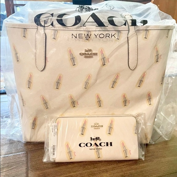 Coach Handbags - COACH Lipstick City Tote & Wallet Set ♥︎